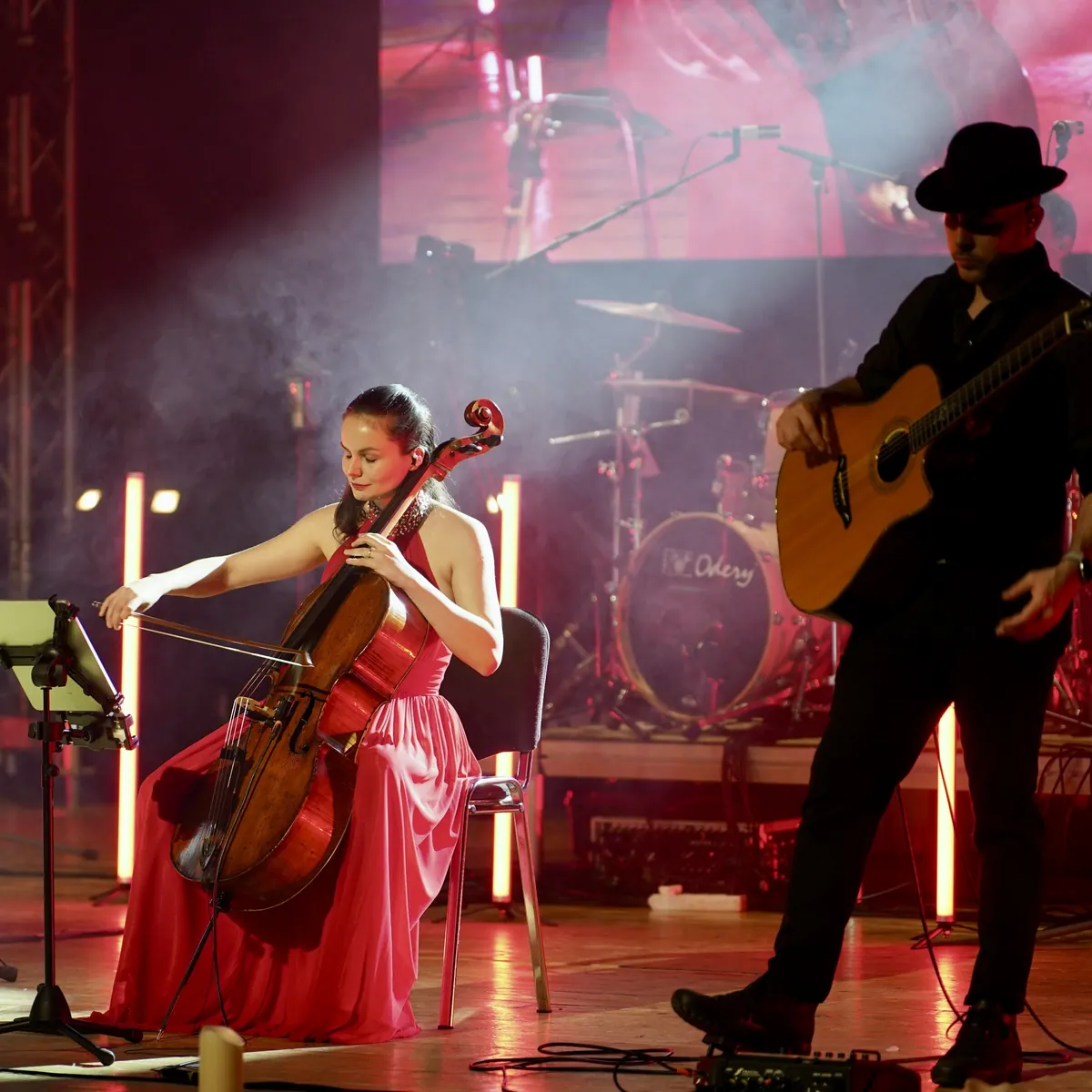 Violončelo a gitara